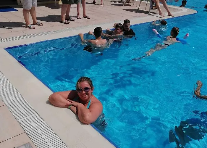 호텔 Line 코나키